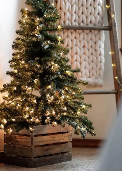 Как красиво украсить низ елки: лучшие идеи для создания праздничной атмосферы