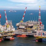 Украина впервые поразила нефтедобывающую платформу РФ в Каспийском море: почему это важно