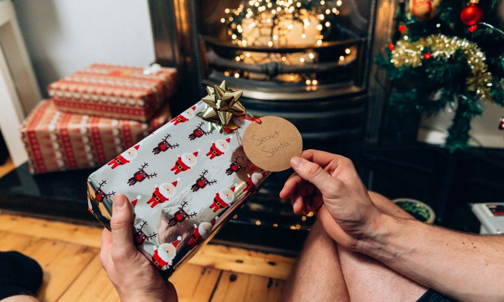 Как традиция "Секретный Санта" укрепляет семейные связи и помогает создавать магию праздника