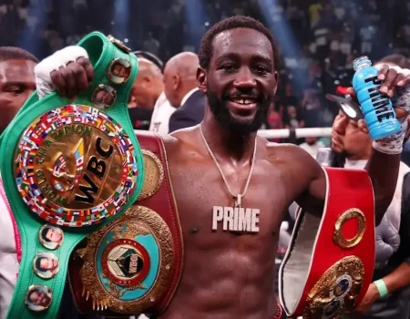 Непобежденный Теренс Кроуфорд завершает карьеру в боксе: его достижения и рекорды