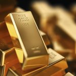 Цена золота впервые достигла рекордного уровня: что происходит на рынке