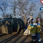 Передай частичку тепла военным: как принять участие в акции "Рождественский портал" на Киевском вокзале