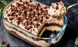 Рецепт быстрого и легкого торта из молока и печенья без выпечки: пошаговое руководство