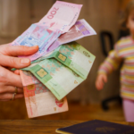 Все о детских выплатах в Украине в 2026 году: сколько будут платить при беременности и рождении ребенка