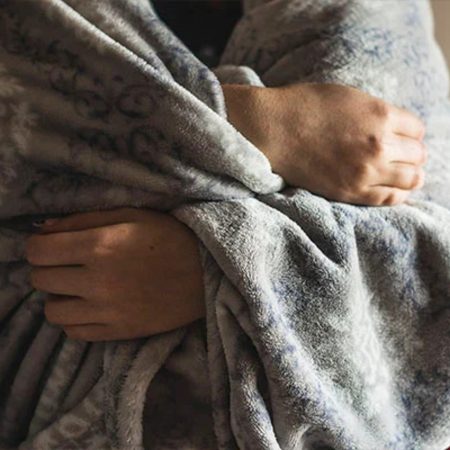 Как согреться в квартире без отопления: проверенные способы от экспертов