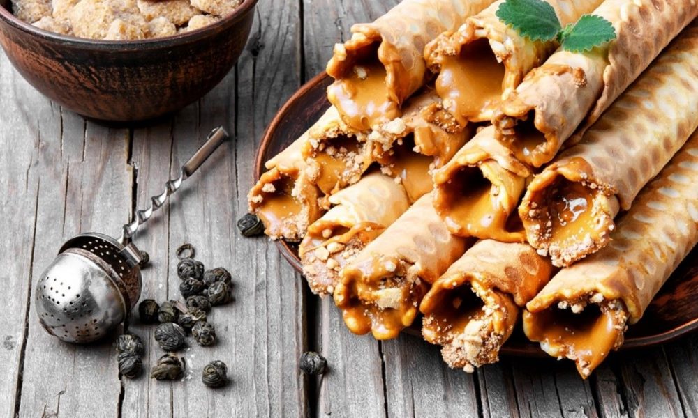 Как приготовить вафельные трубочки с сгущенкой: быстрый и вкусный рецепт