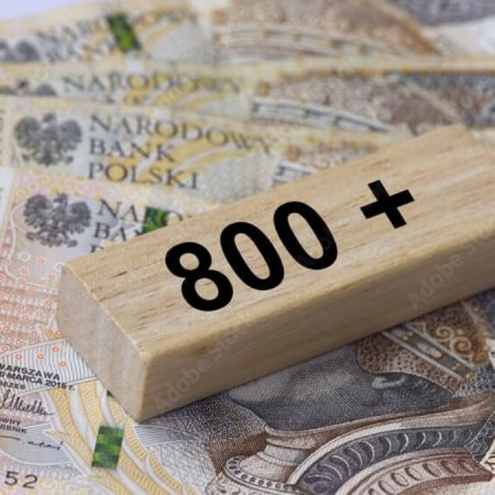 Польша упростит выплаты "800 плюс": как украинцам получить деньги без подачи заявления