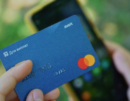 Как заказать банковскую карту ПриватБанк через интернет с доставкой