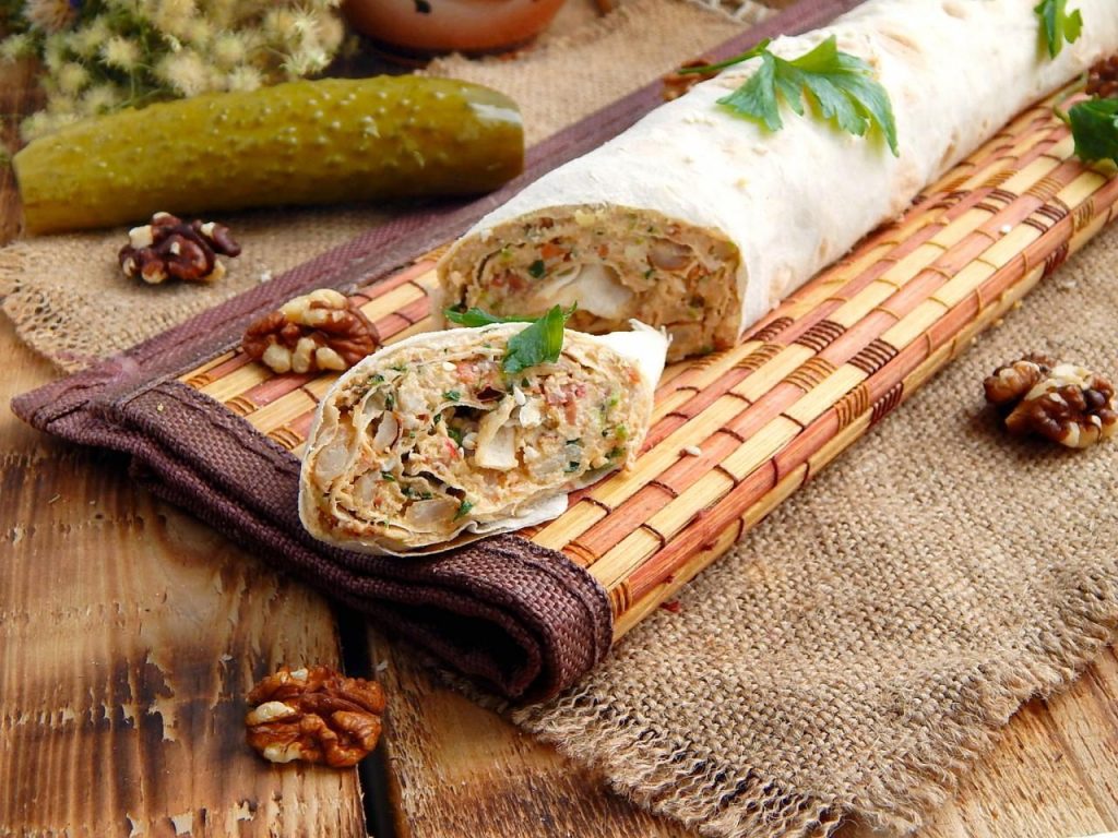 Быстрые закуски из лаваша: идеи для праздника и на каждый день — рецепты