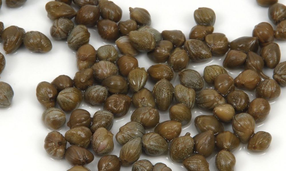 Чем полезны каперсы и как их правильно употреблять