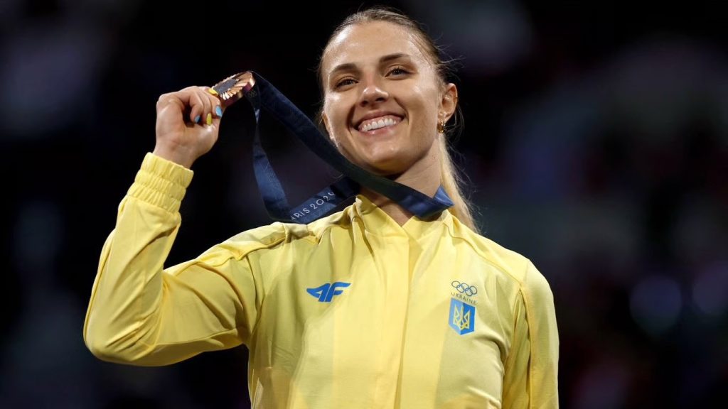 Олимпийская чемпионка Ольга Харлан ждет первенца: фехтовальщица опубликовала видео с женихом