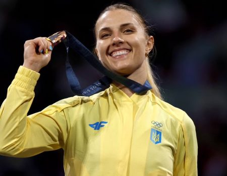 Олимпийская чемпионка Ольга Харлан ждет первенца: фехтовальщица опубликовала видео с женихом