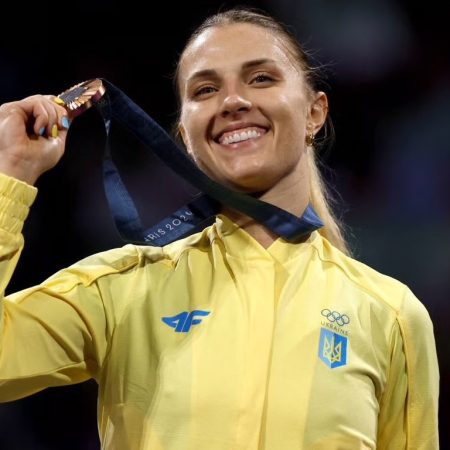 Олимпийская чемпионка Ольга Харлан ждет первенца: фехтовальщица опубликовала видео с женихом