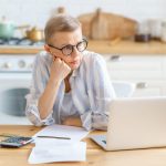 Как пенсионерам на ВОТ и за рубежом не потерять выплаты в 2026 году: пошаговая инструкция