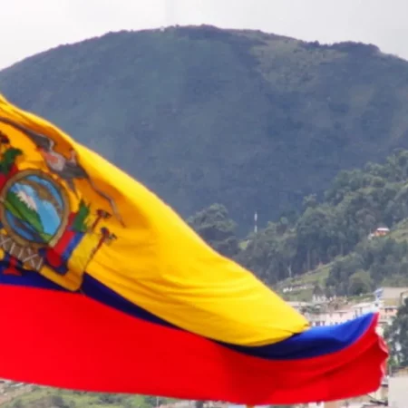 Куда обращаться украинцам в Эквадоре: контакты посольства, консульства и экстренные номера