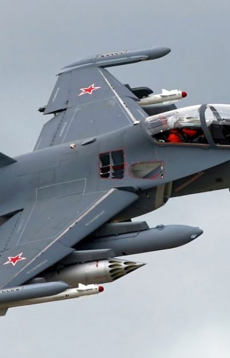 Что известно о российском самолёте Як-130, который сбили над Израилем: характеристики, стоимость и его роль в войне против Украины