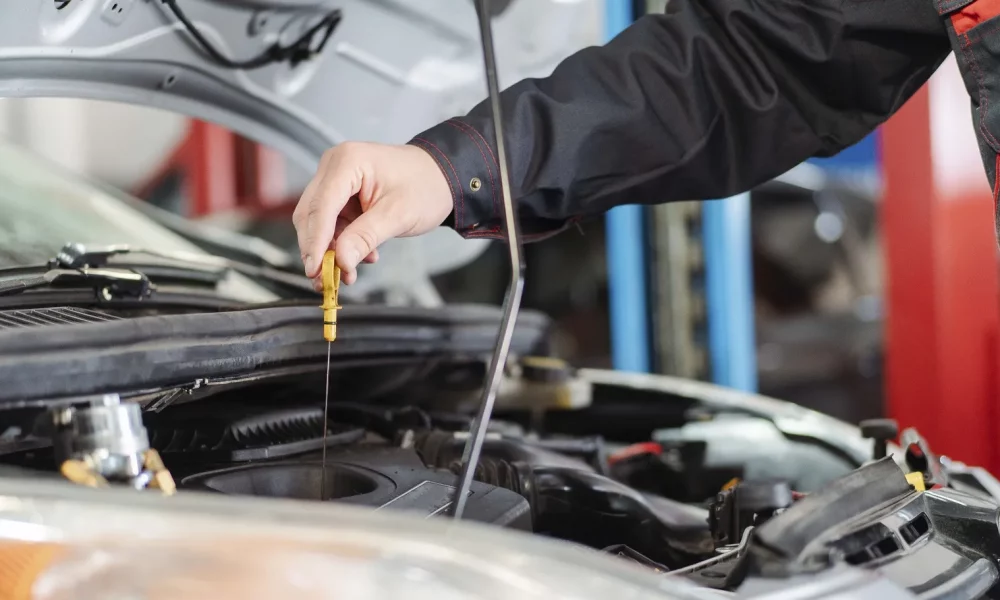 Как правильно заменить масло в авто в домашних условиях: подробное руководство