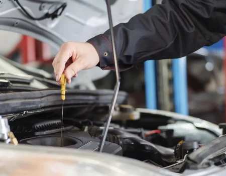 Как правильно заменить масло в авто в домашних условиях: подробное руководство