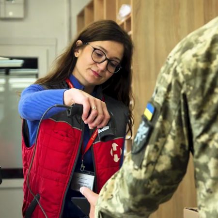 Посылки для военных за 1 гривну в 2026 году: как получить скидку через Армия+ — пошаговая инструкция