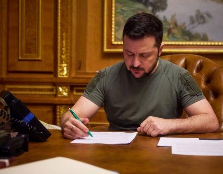 Зеленский подписал закон об антисемитизме: что это значит и какое наказание грозит