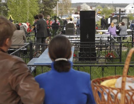 Радоница 2026: что это за день, как поминают усопших в Украине и что запрещено делать