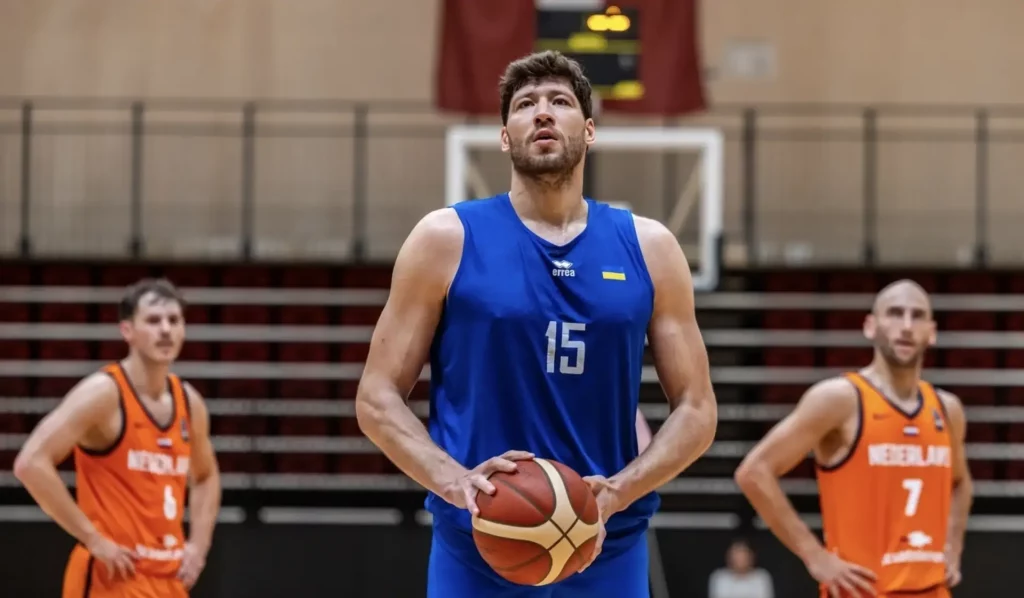 СТБ рассекретил нового Холостяка-15: что известно о Вячеславе Кравцове