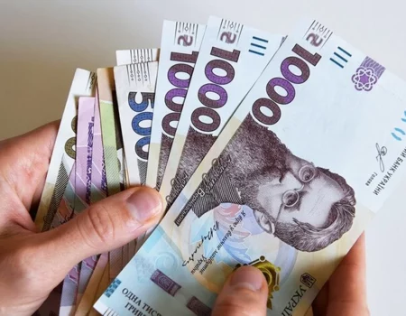 Выплата пенсии под угрозой: кому из украинцев нужно срочно обратиться в ПФУ