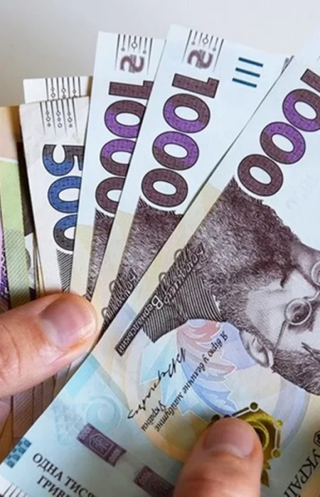 Выплата пенсии под угрозой: кому из украинцев нужно срочно обратиться в ПФУ