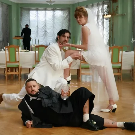 Дантес и KOLA сыграли свадьбу у MONATIK: почему клип уже обсуждают в сети (ВИДЕО)