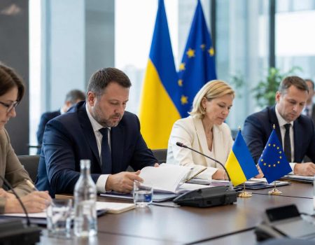 Украина открыла первый кластер переговоров с ЕС: можно ли вступить по ускоренной процедуре