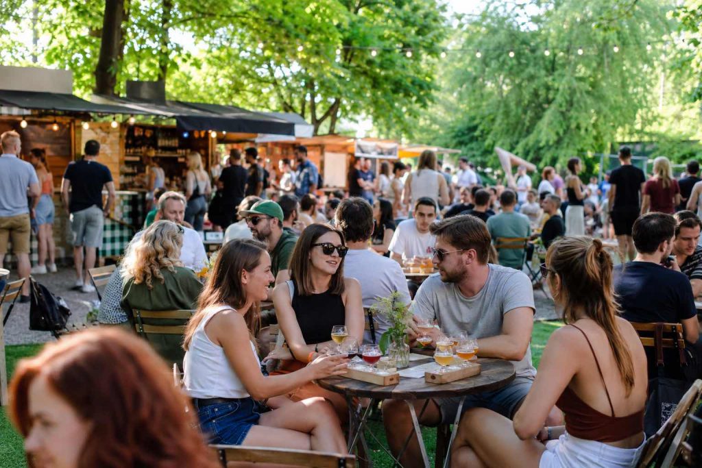 Фестиваль Feels Garden Beer #8 на ВДНГ 10-12 июля: что ждет гостей и где купить билеты онлайн Фестиваль Feels Garden Beer #8 на ВДНГ 10-12 июля: что ждет гостей и где купить билеты онлайн