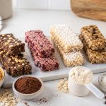 Как сделать протеиновый батончик дома: 5 простых рецептов с разными вкусами