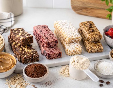 Как сделать протеиновый батончик дома: 5 простых рецептов с разными вкусами