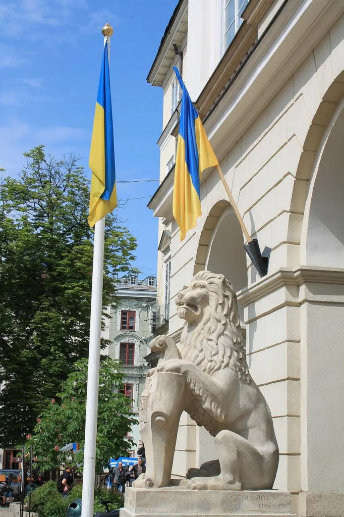 День Государственного флага Украины 23 августа: как сине-желтые цвета стали символом страны