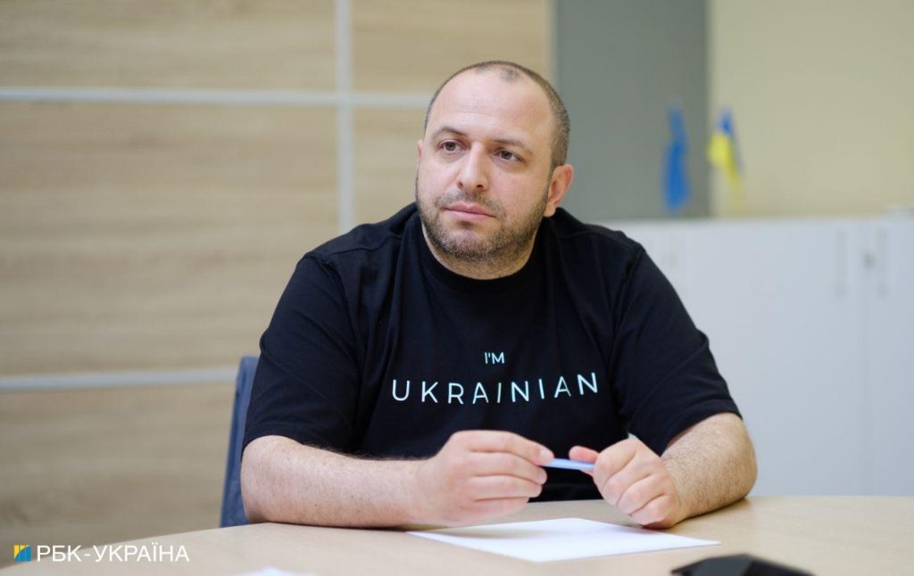 Кто такой Рустем Умеров: путь от депутата и министра обороны до руководителя СВРУ