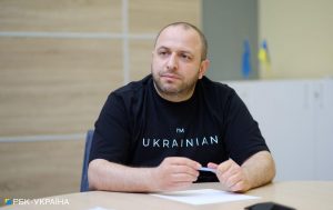Кто такой Рустем Умеров: путь от депутата и министра обороны до руководителя СВРУ