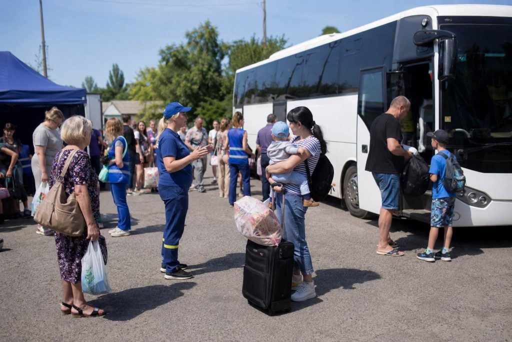 В Херсонской области расширили зону обязательной эвакуации: перечень населенных пунктов, порядок действий и телефоны волонтеров В Херсонской области расширили зону обязательной эвакуации: перечень населенных пунктов, порядок действий и телефоны волонтеров