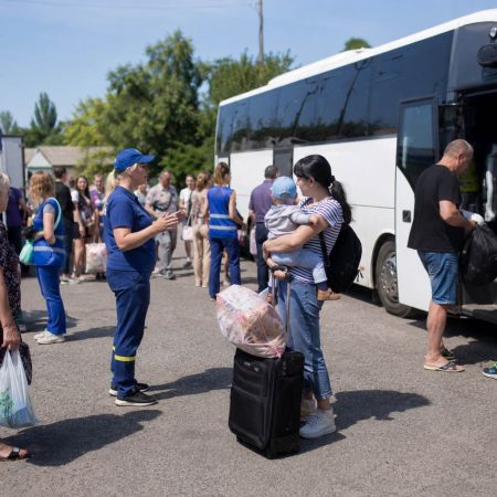 В Херсонской области расширили зону обязательной эвакуации: перечень населенных пунктов, порядок действий и телефоны волонтеров
