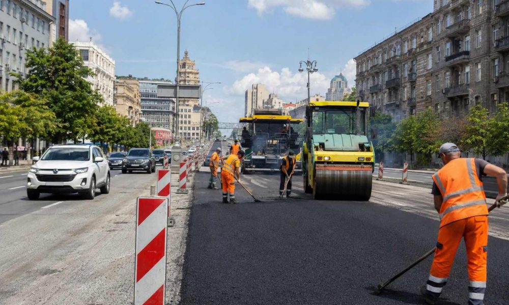 В Киеве перекрывают два популярных проспекта: где ограничили движение с 10 августа