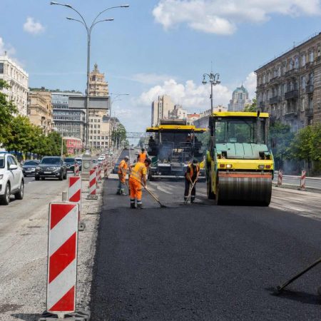 В Киеве перекрывают два популярных проспекта: где ограничили движение с 10 августа