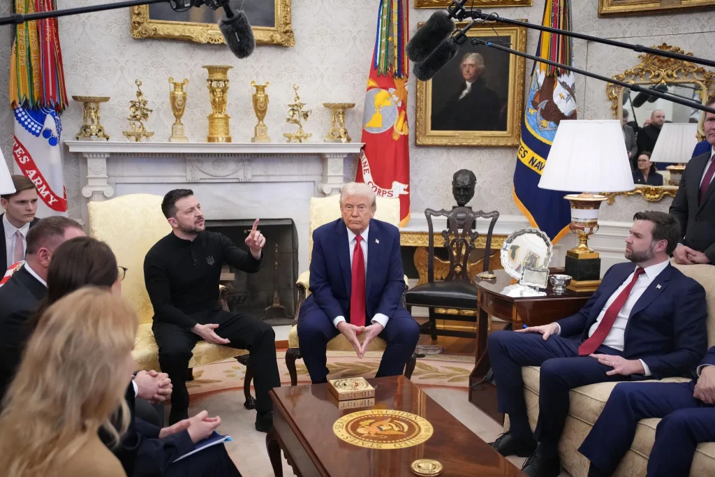 Дональд Трамп и Владимир Зеленский во время дипломатической встречи.
